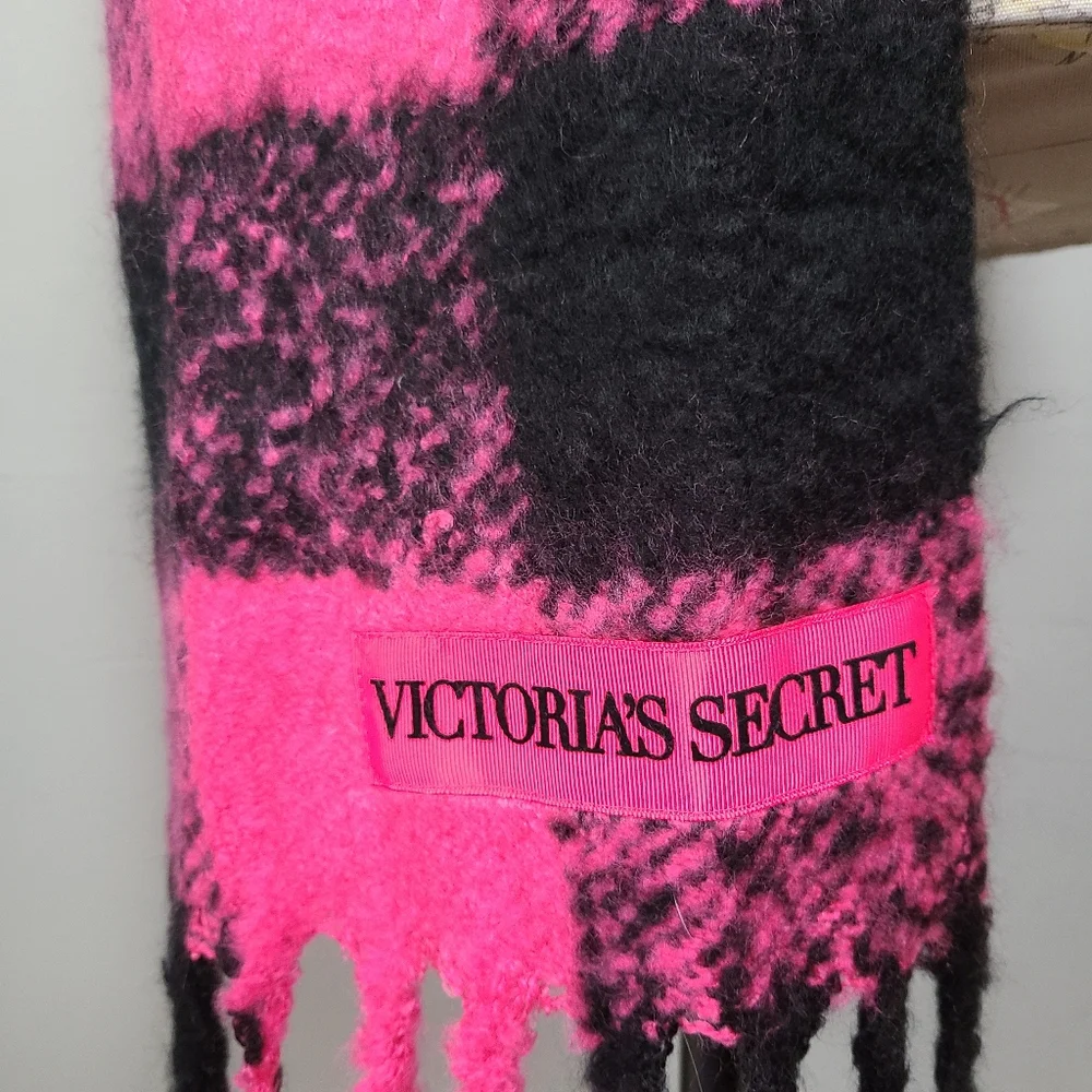 Victoria's Secret Hot Pink Black Buffalo Plaid Soft Knit Fringe Scarf Embroidery
